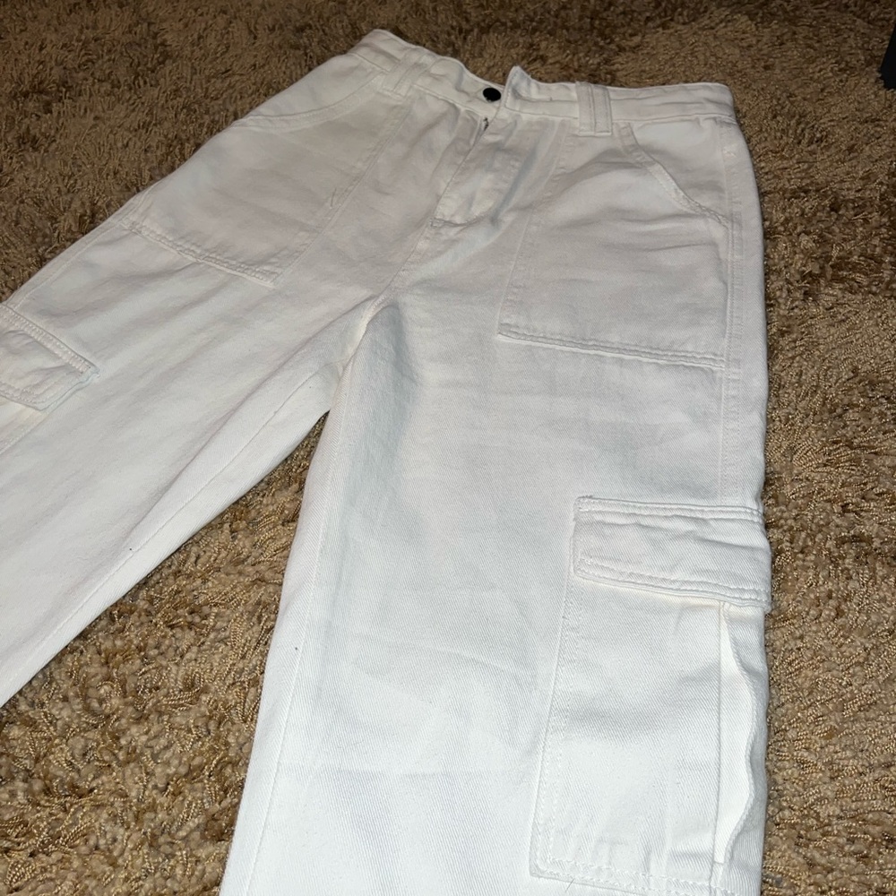 women’s white cargo pants